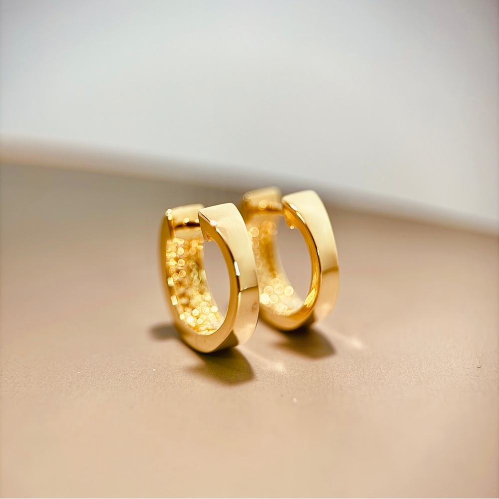 S925 in 18K Gold Plating Huggies Hoop Earrings 0.37ctw Moissanite - Picture 7 of 7